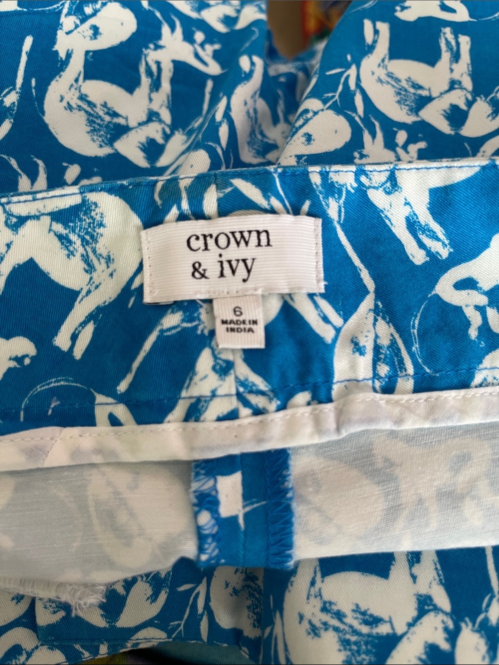 Crown & Ivy Blue White Elephant Monkey Scalloped Short Size 6 - Picture 2 of 10
